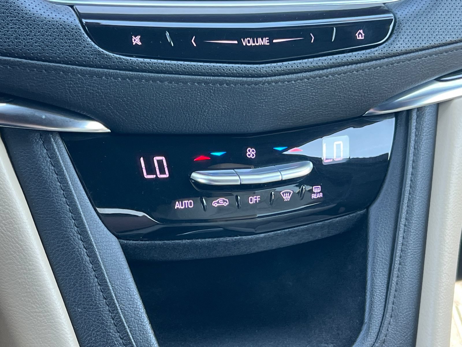 Certified 2018 Cadillac XT5 FWD image 26
