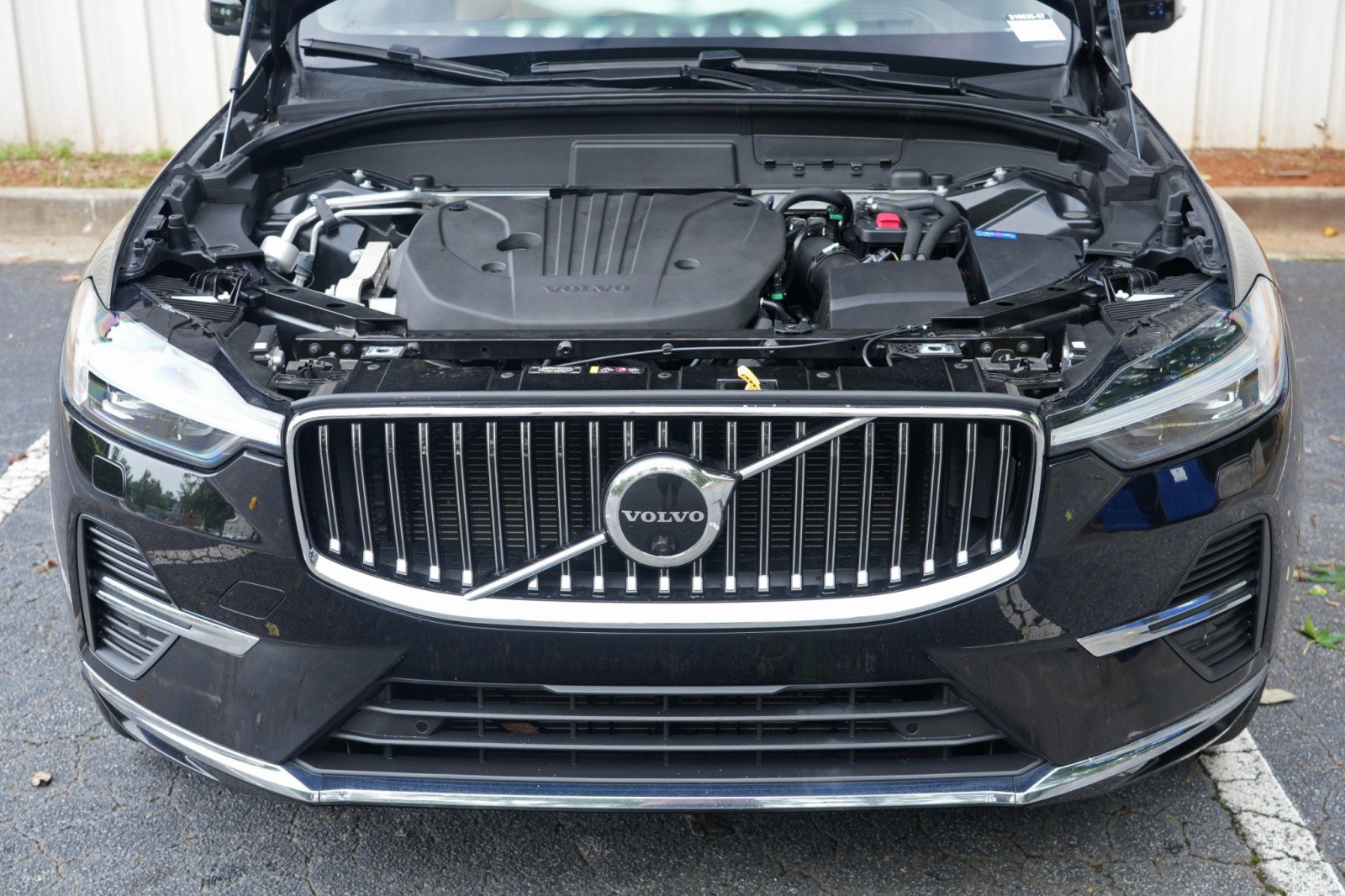 Used 2023 Volvo XC60 B5 Ultimate w/ Climate Package FWD image 8