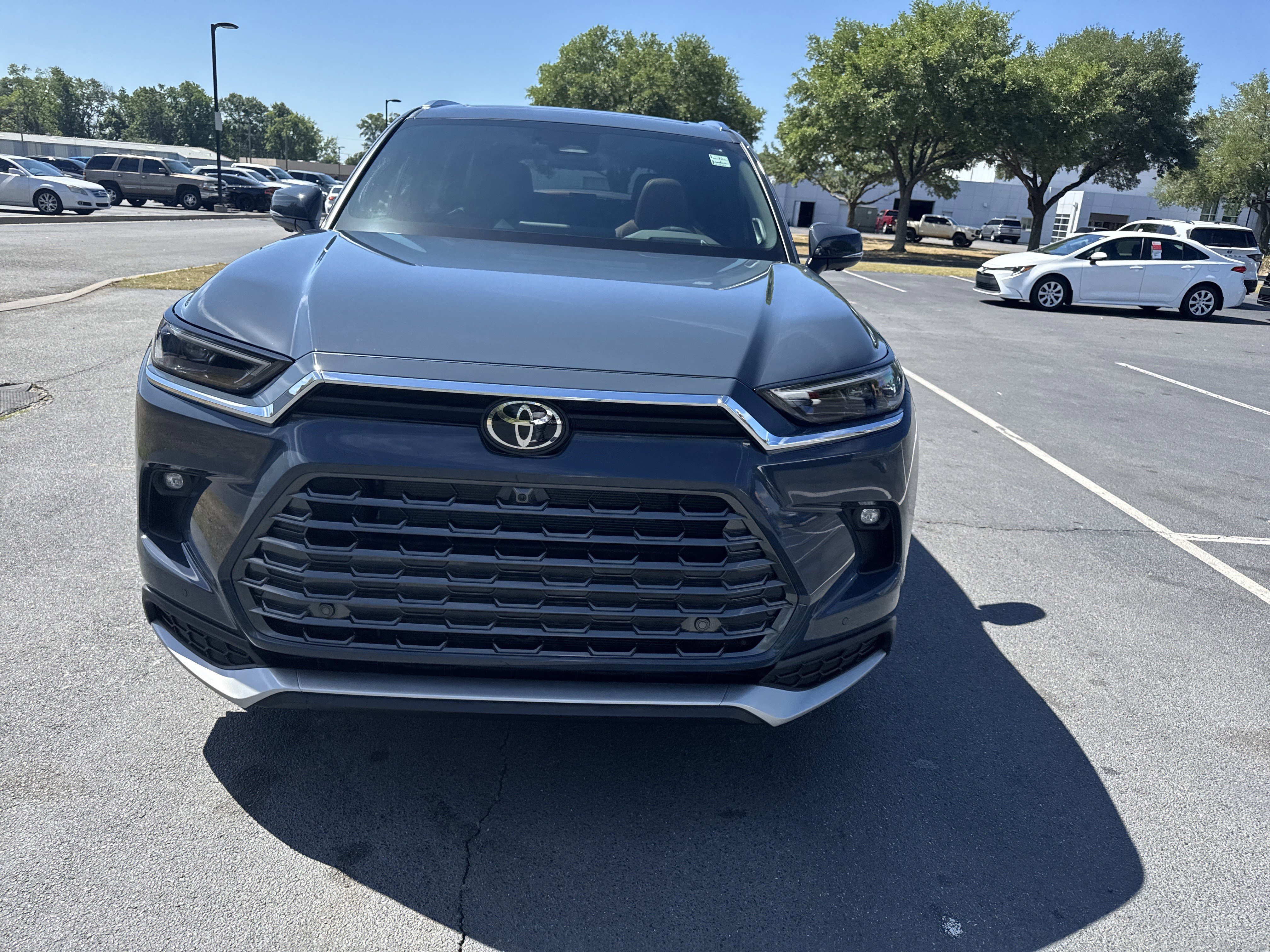 New 2026 Toyota Grand Highlander AWD Hybrid image 2