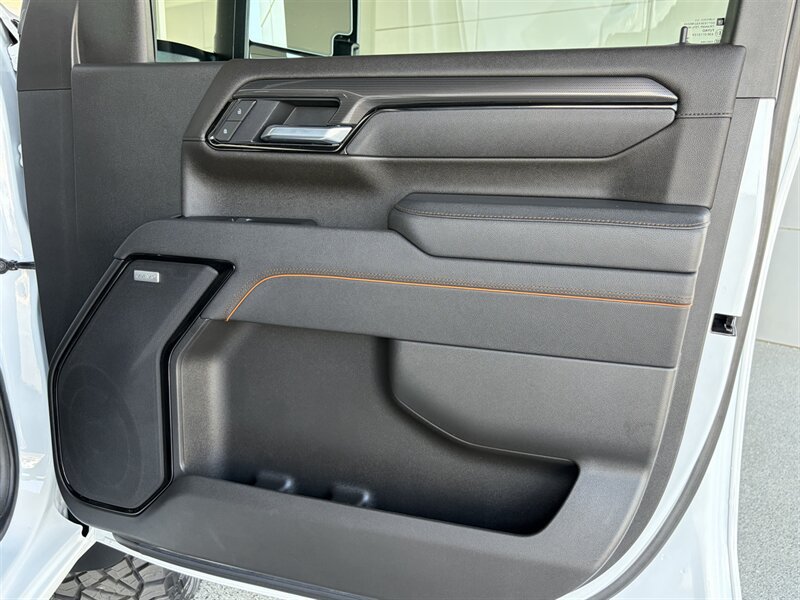 Used 2025 GMC Sierra 2500 AT4 AWD/4WD image 26