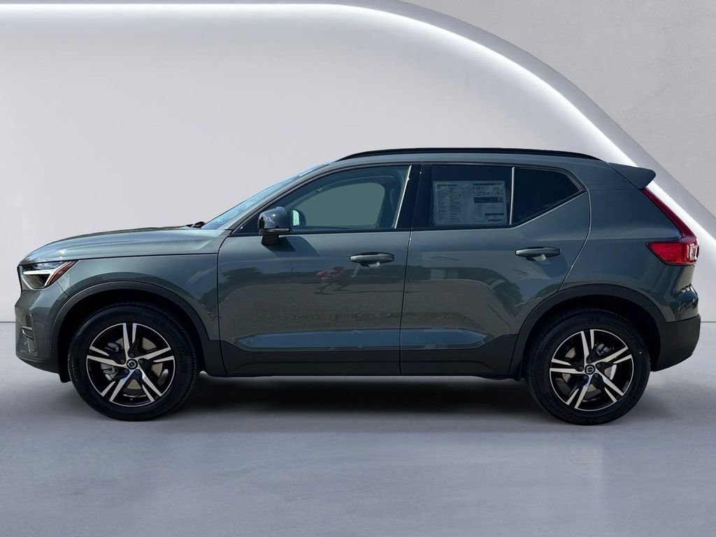 New 2026 Volvo XC40 B5 Core w/ Protection Package Premier image 6