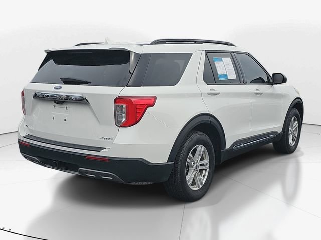 Used 2022 Ford Explorer XLT w/ Equipment Group 202A image 3