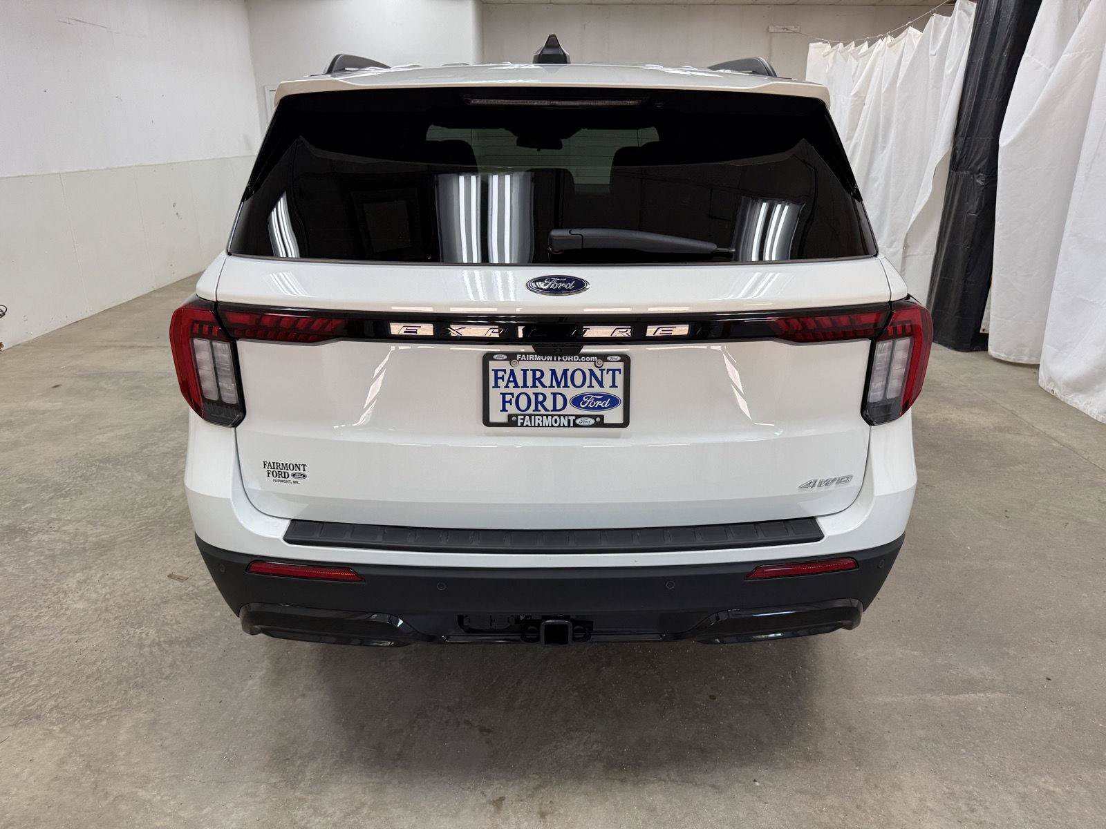 New 2026 Ford Explorer ST-Line w/ ST-Line Street Pack AWD/4WD image 6