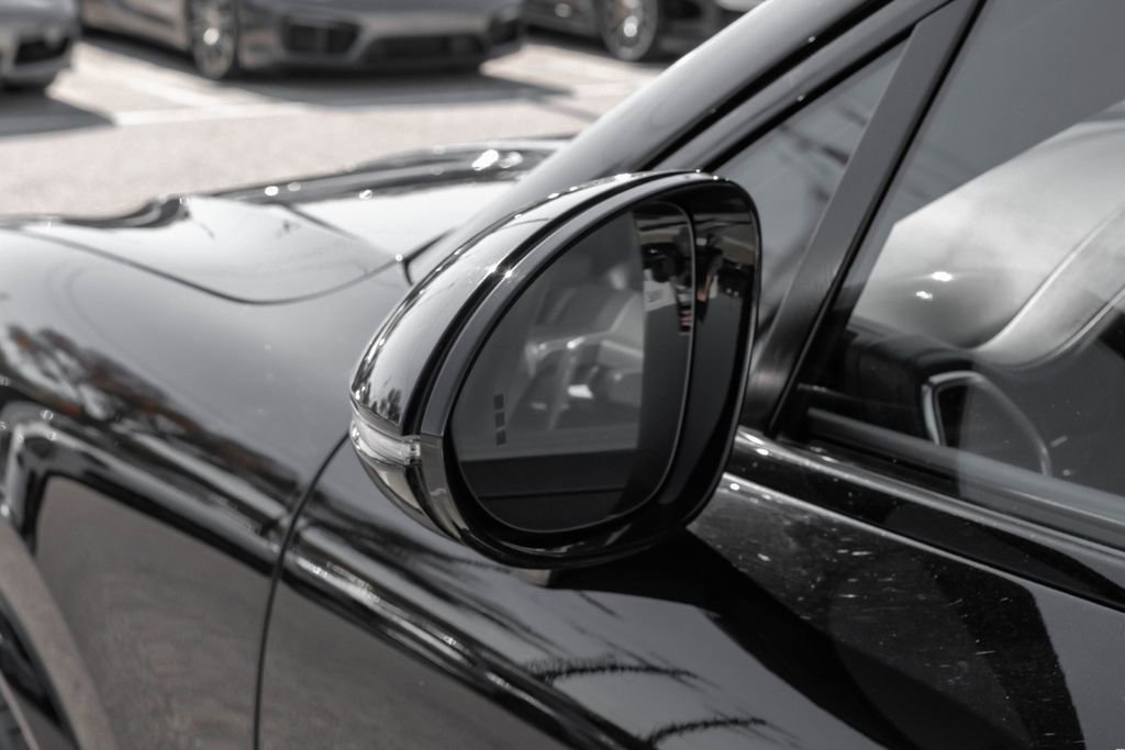 Used 2020 Porsche Cayenne Turbo image 49