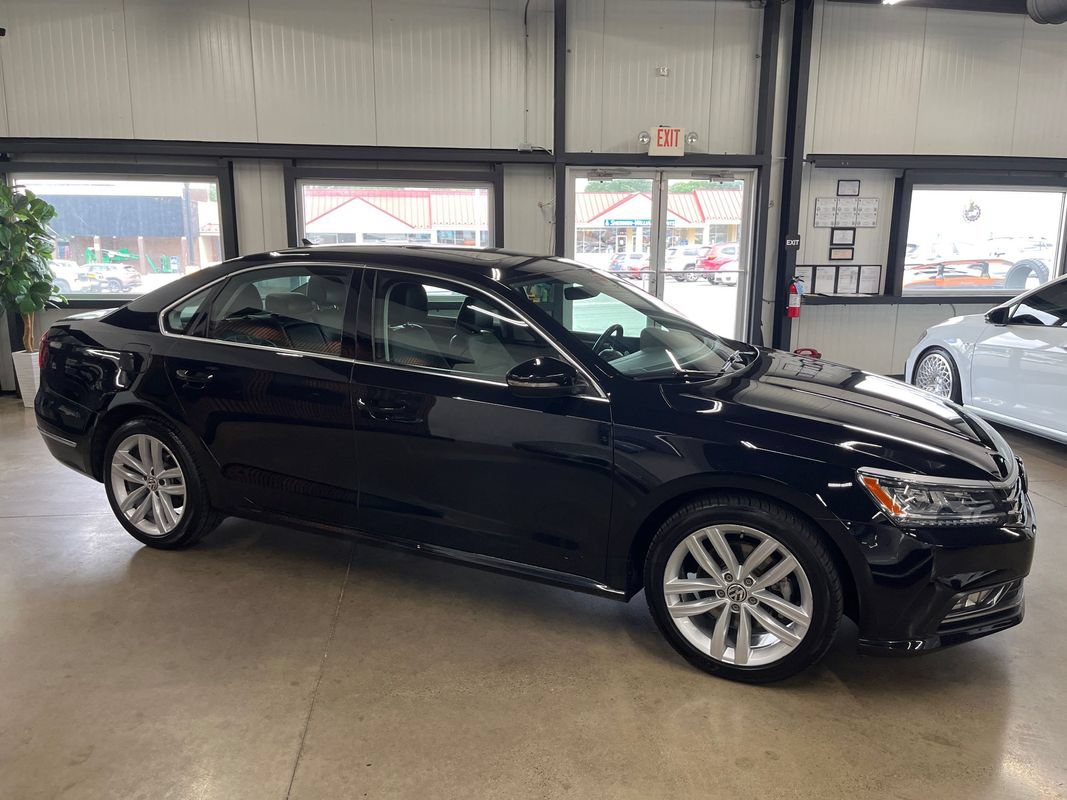 Used 2018 Volkswagen Passat 2.0T SE FWD image 14
