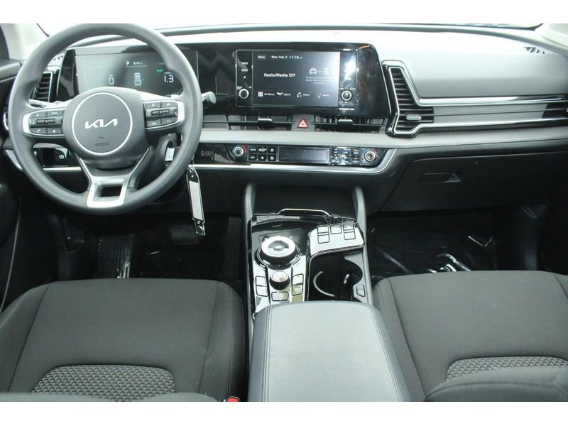 Used 2025 Kia Sportage LX image 12