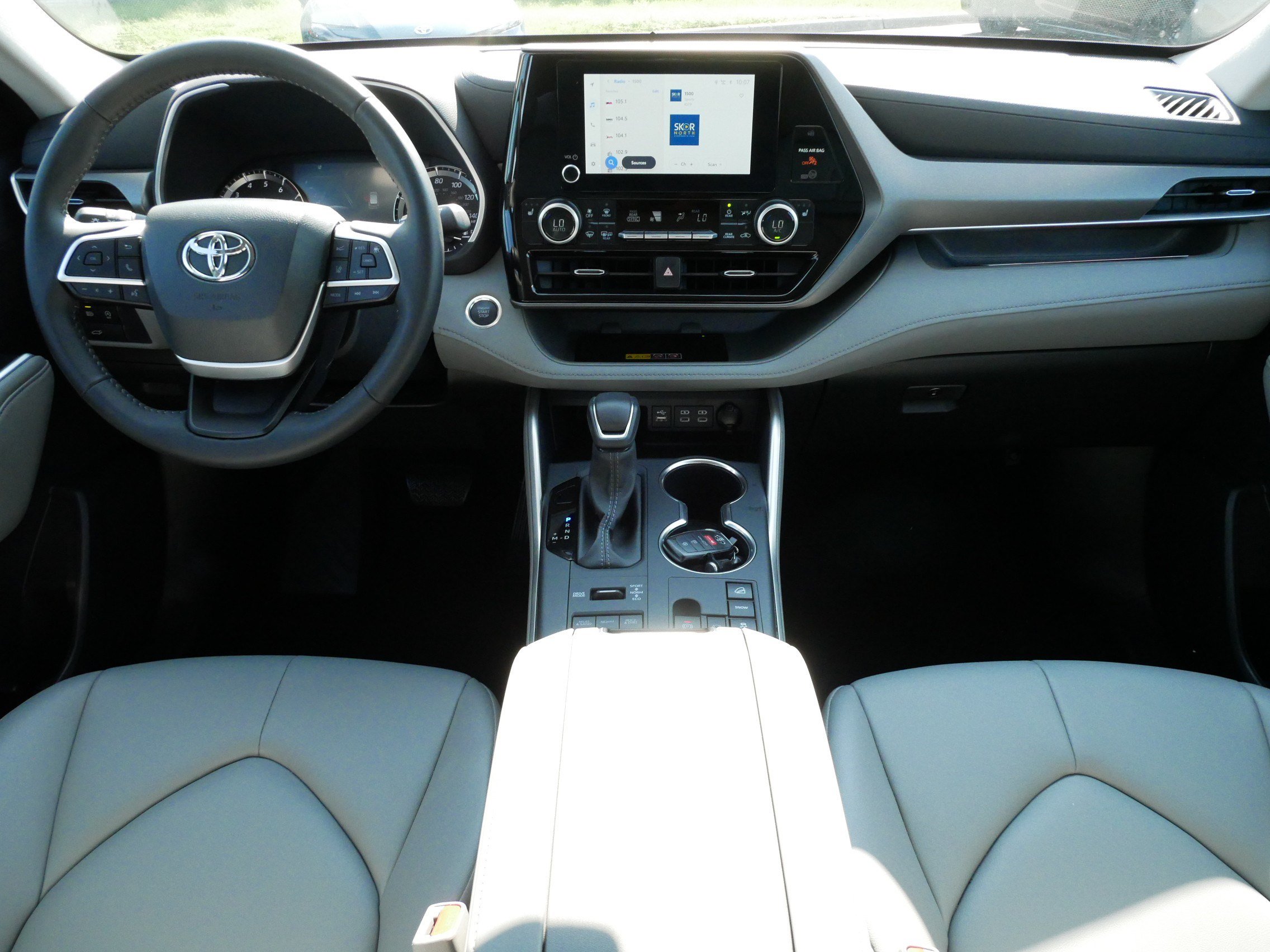 Certified 2026 Toyota Highlander XLE AWD/4WD image 10