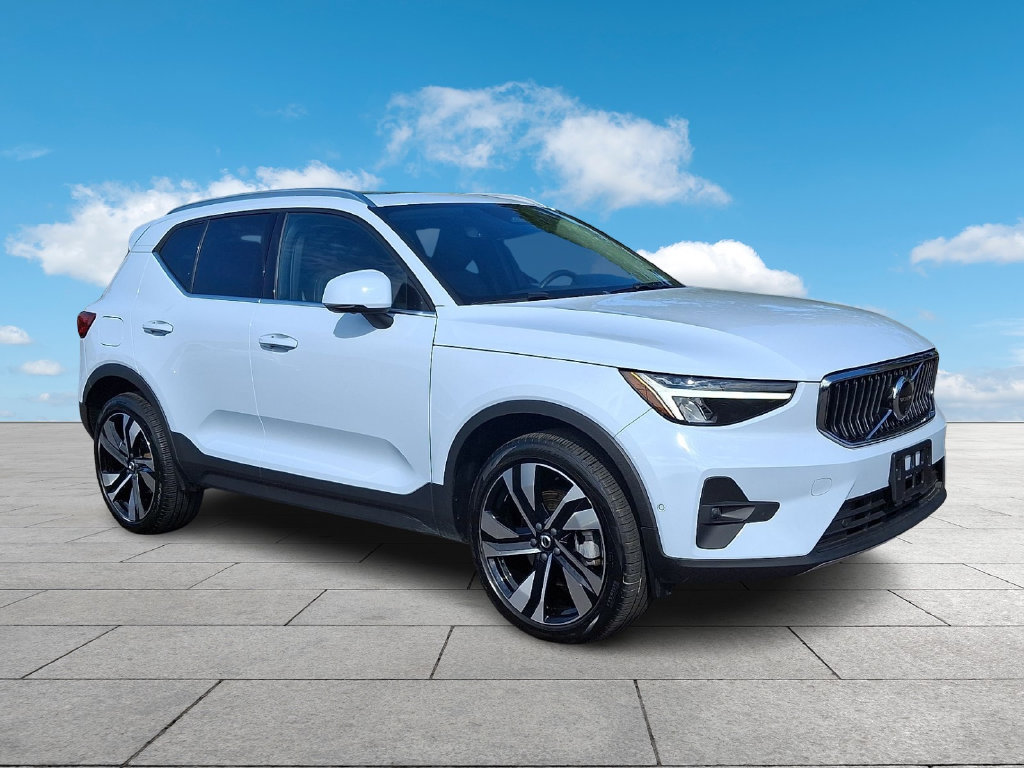 Certified 2024 Volvo XC40 B5 Plus w/ Protection Package Premier AWD/4WD image 1