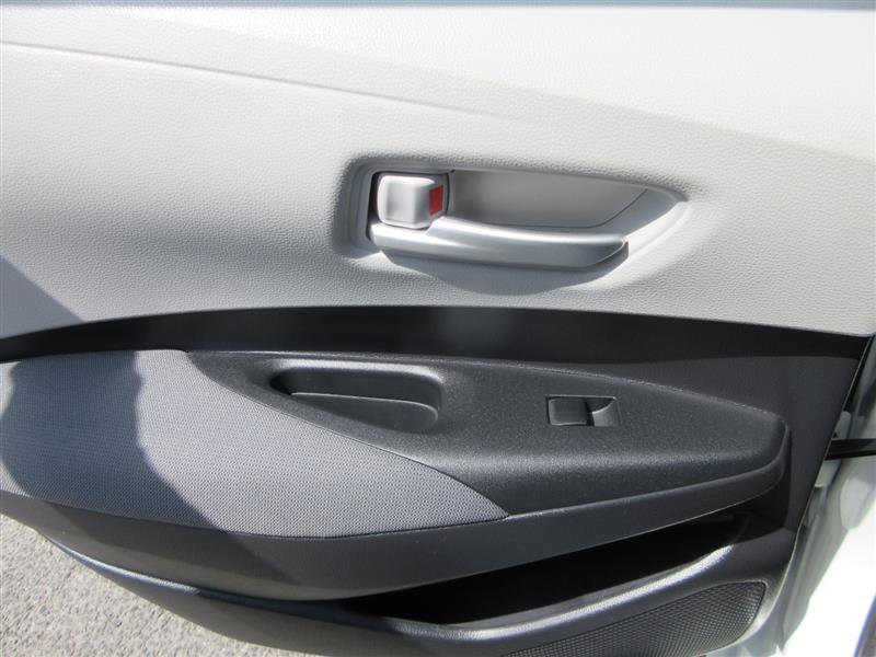 Used 2021 Toyota Corolla LE FWD image 18