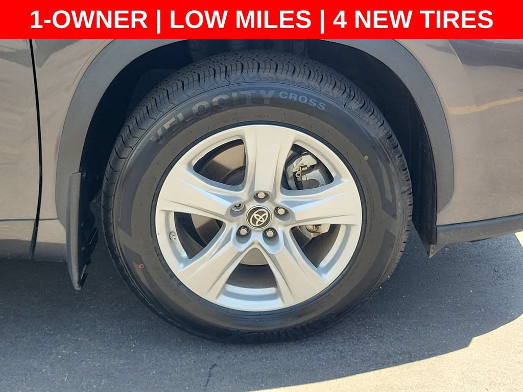 Used 2021 Toyota Highlander L FWD image 7