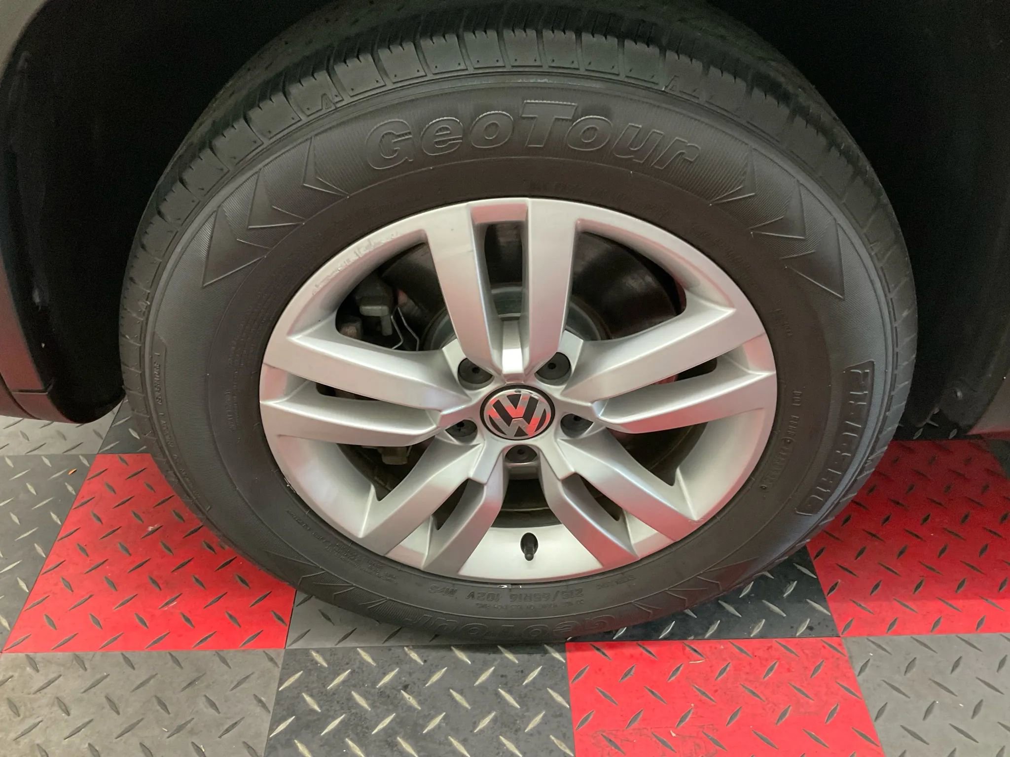 Used 2016 Volkswagen Tiguan S FWD image 5