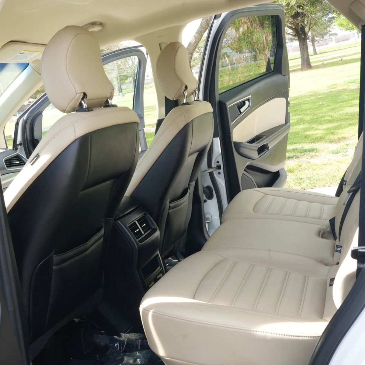 Used 2019 Ford Edge SEL w/ Equipment Group 201A FWD image 7