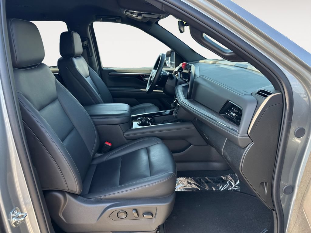 Used 2025 Chevrolet Tahoe LT AWD/4WD image 15
