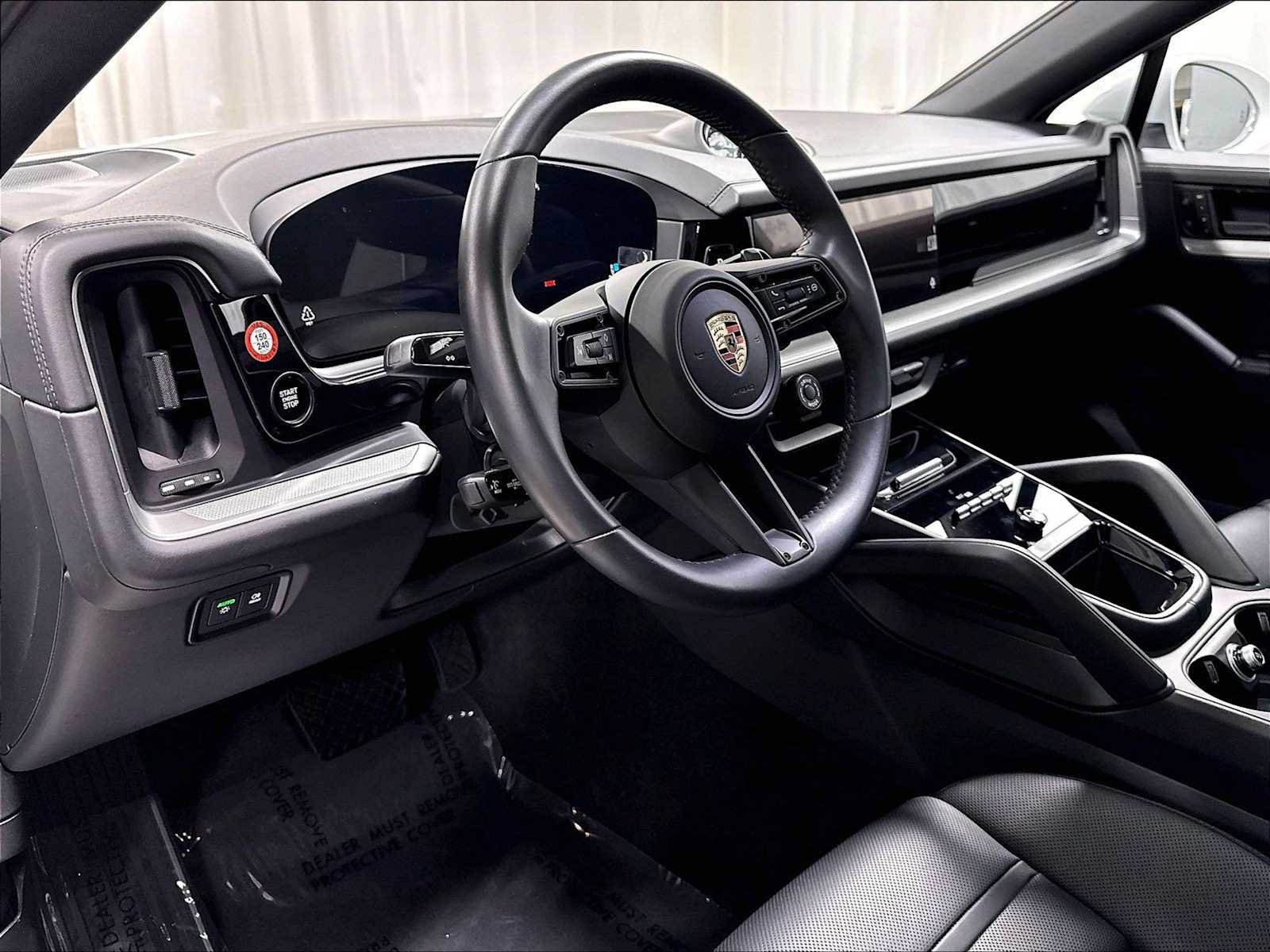 Used 2025 Porsche Cayenne Coupe AWD/4WD image 6