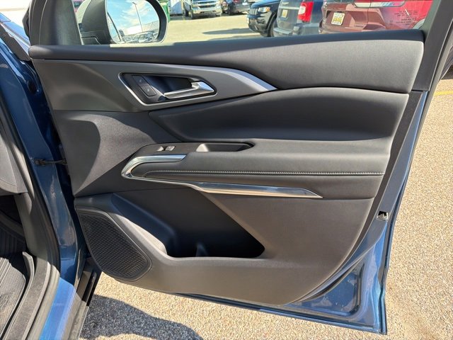 Used 2024 Chevrolet Traverse LT image 40