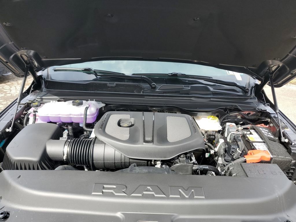 New 2026 RAM 1500 Express AWD/4WD image 31
