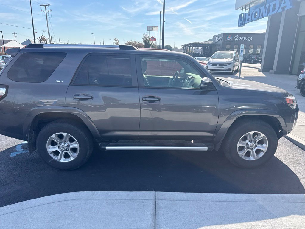 Used 2022 Toyota 4Runner SR5 Premium w/ Moonroof Package AWD/4WD image 2