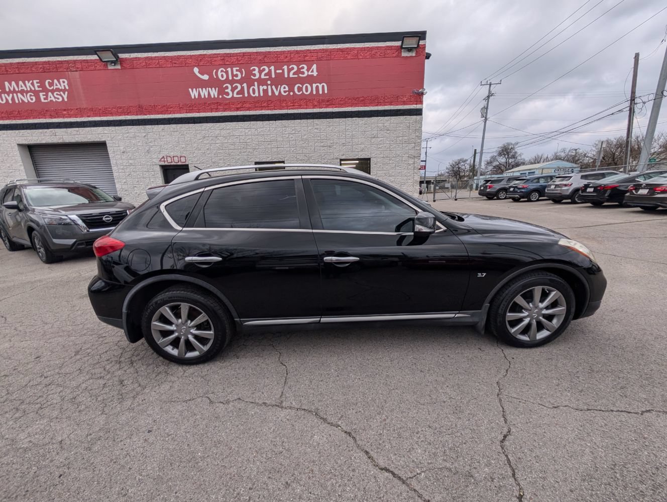 Used 2017 INFINITI QX50 2WD w/ Premium Plus Package image 5