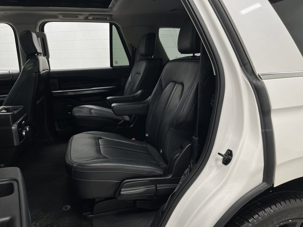 Used 2019 Ford Expedition Platinum image 32