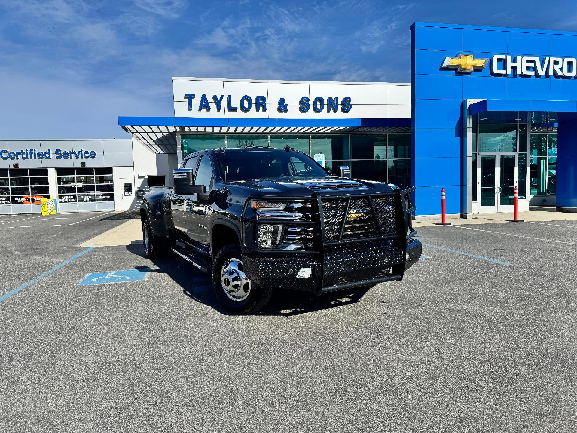 Used 2020 Chevrolet Silverado 3500 High Country image 1