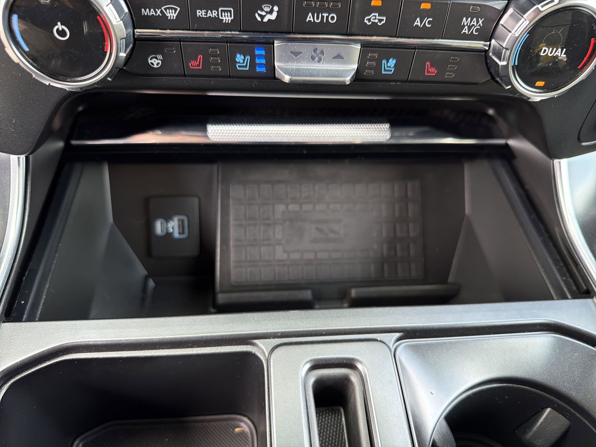 Used 2022 Ford F150 Raptor w/ Raptor 37 Performance Package image 12