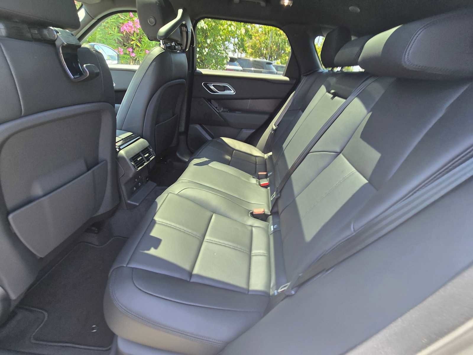 Certified 2026 Land Rover Range Rover Velar Dynamic SE image 20