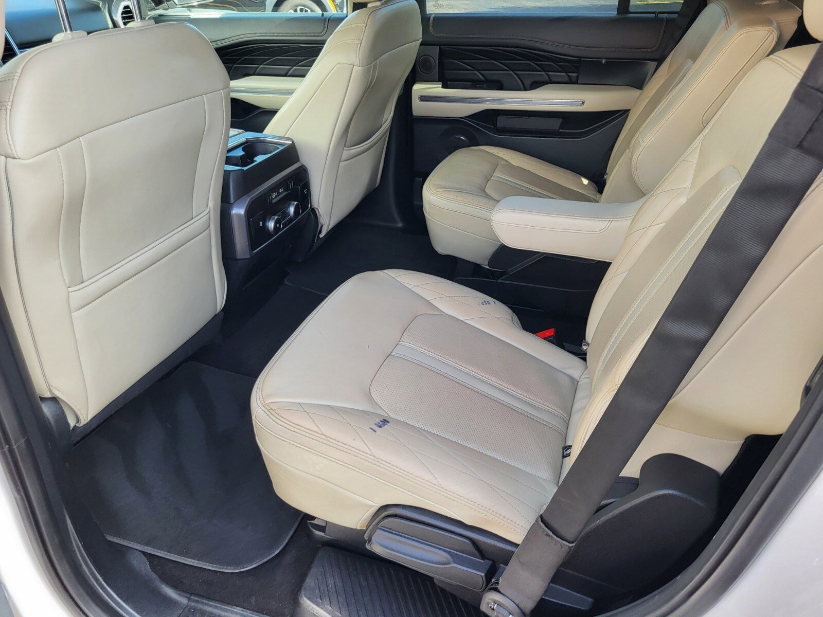 Certified 2019 Ford Expedition Platinum RWD image 18