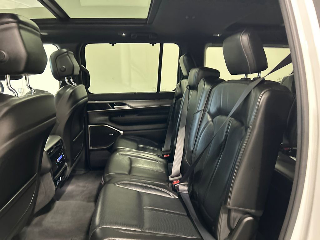 Used 2023 Jeep Wagoneer 4WD w/ Convenience Group I image 34