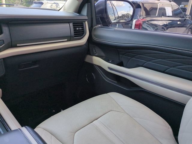 Used 2023 Ford Expedition Max Platinum RWD image 19