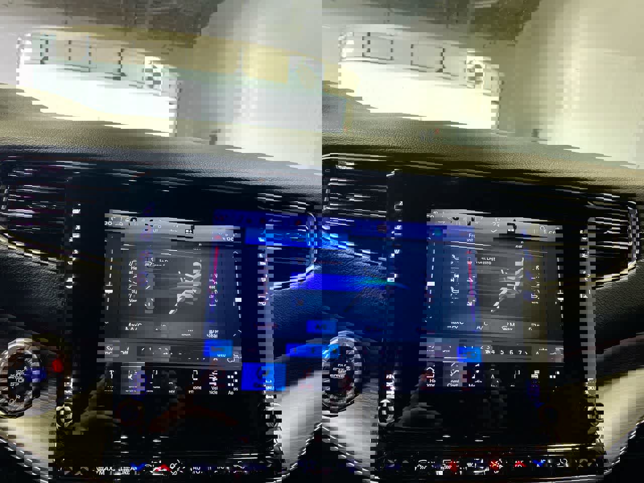 Used 2024 Jeep Wagoneer L Series III w/ Flexible Seating Group image 21