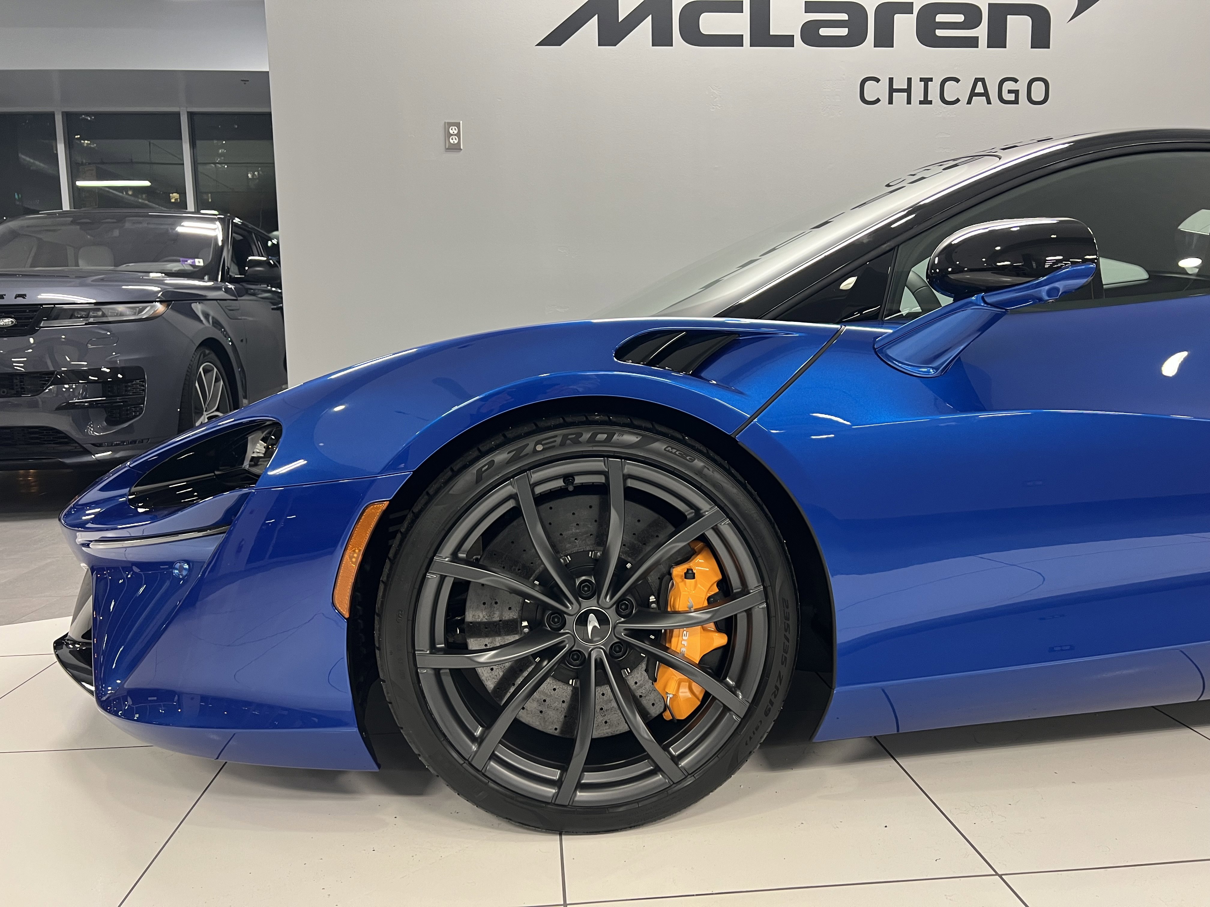 Used 2024 McLaren Artura image 13
