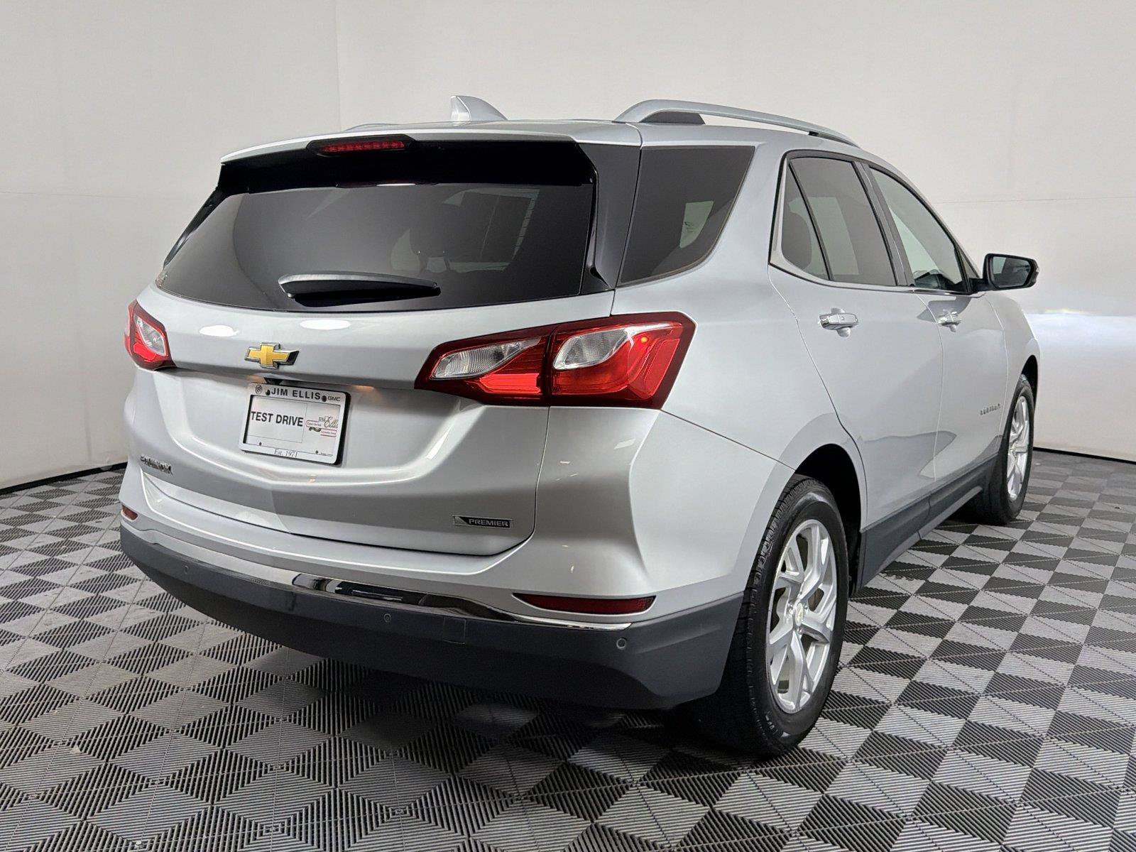 Used 2018 Chevrolet Equinox Premier FWD image 6