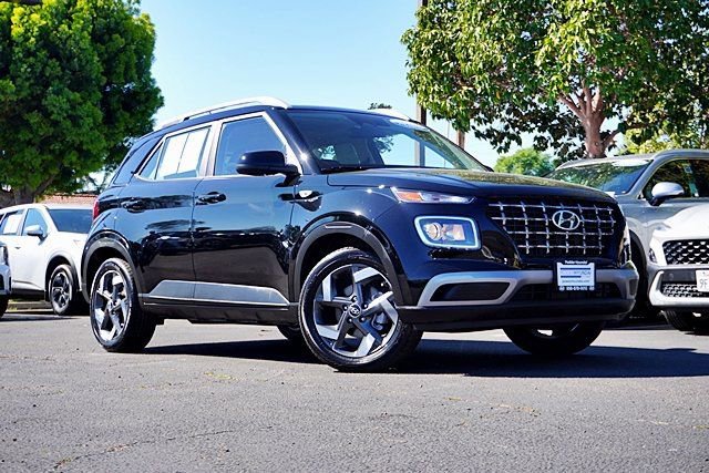 Certified 2026 Hyundai Venue SEL image 2