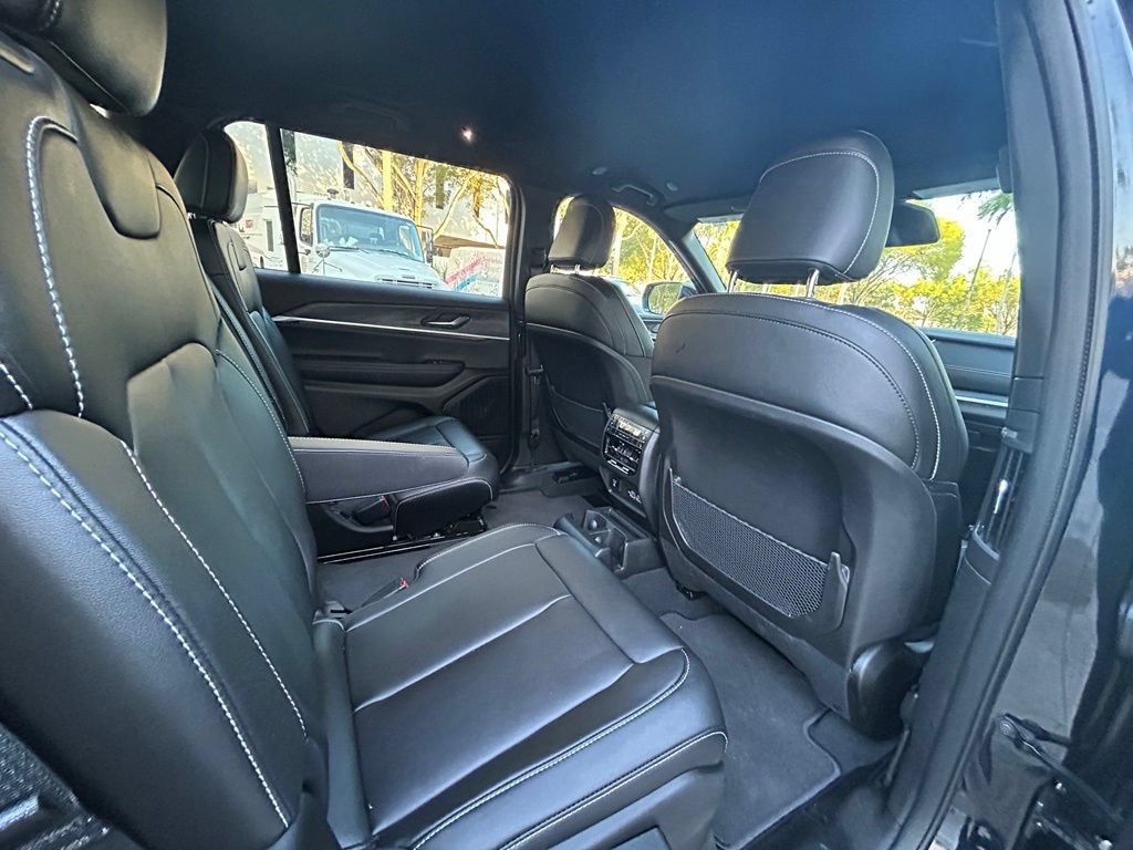 Used 2024 Jeep Grand Cherokee L Limited w/ Black Appearance Package RWD image 33