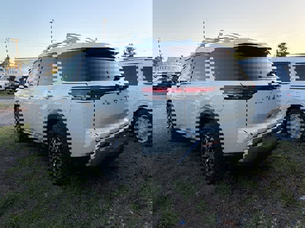 Used 2024 Nissan Pathfinder SL image 4