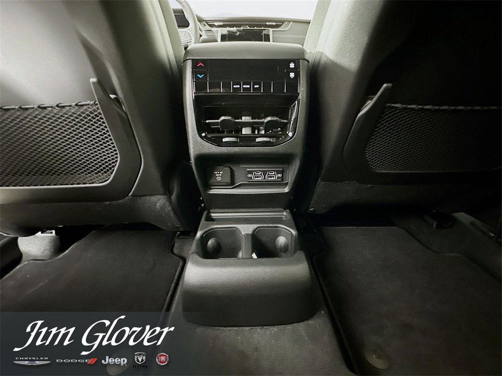 New 2025 Jeep Grand Cherokee L Altitude image 23