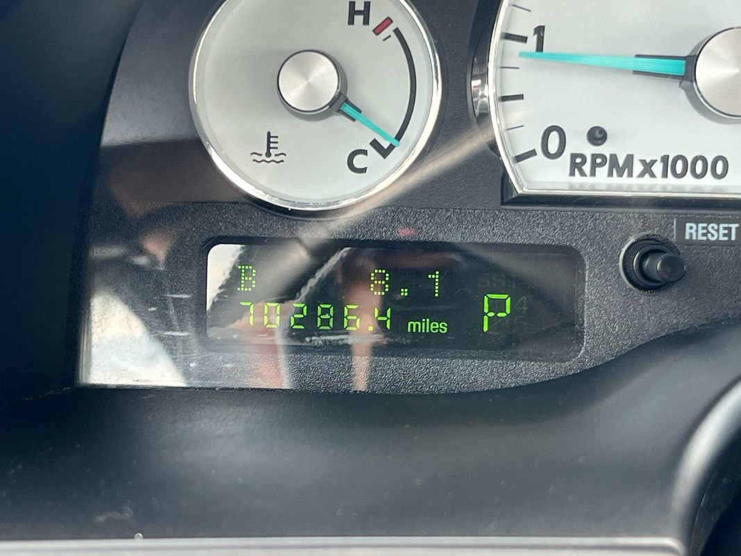 Used 2003 Ford Thunderbird image 28