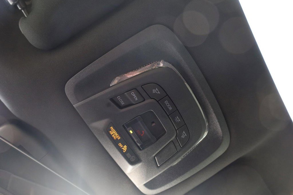 New 2025 Toyota Crown Platinum image 17