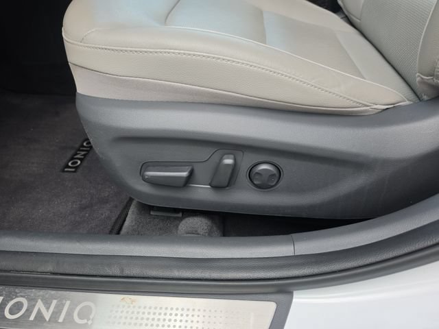 Used 2018 Hyundai Ioniq Limited w/ Limited Ultimate Package 03 FWD image 16