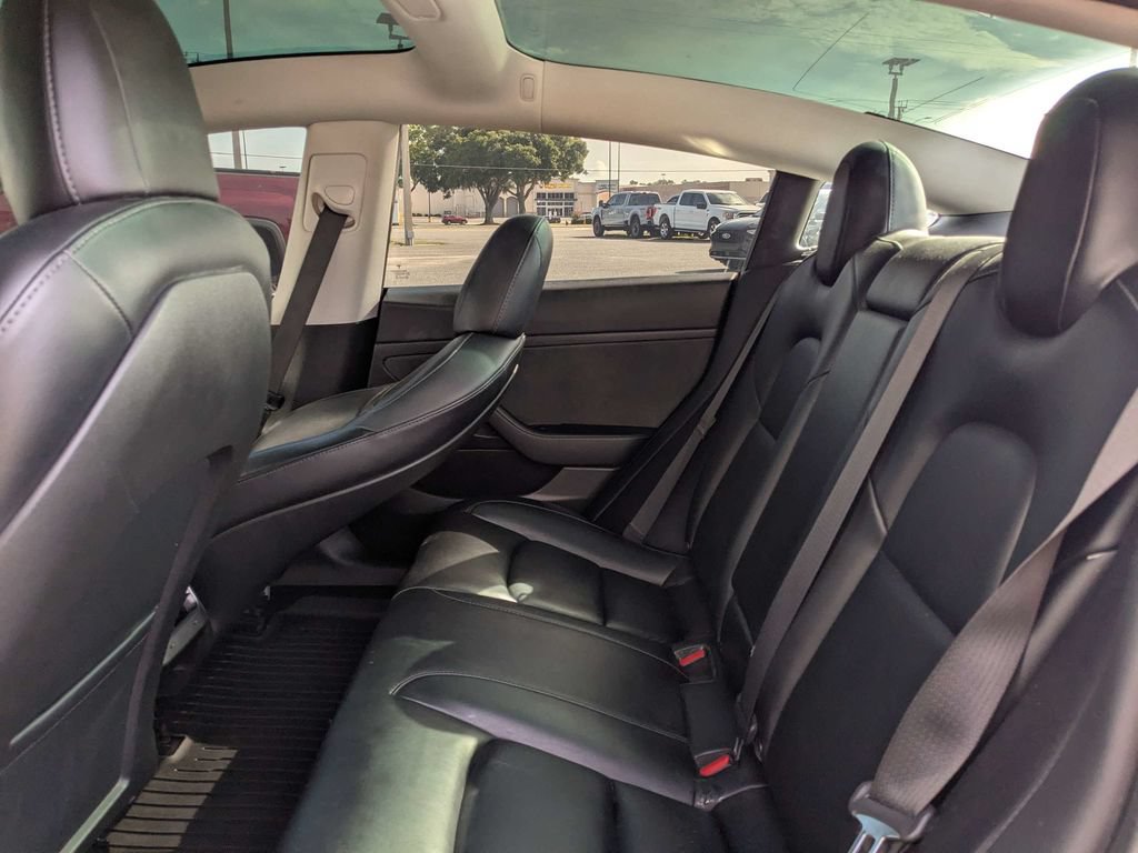 Used 2020 Tesla Model 3 Standard Range Plus RWD image 13