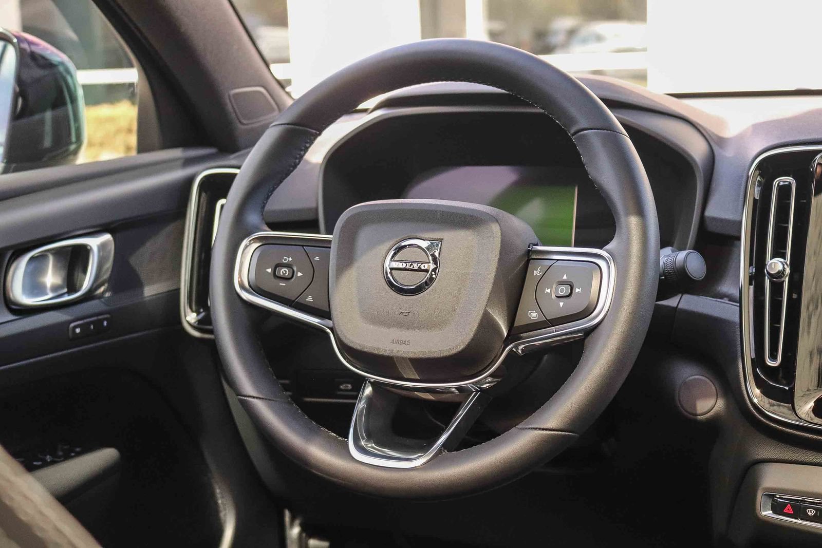 Used 2023 Volvo C40 P8 Recharge Plus AWD/4WD image 17