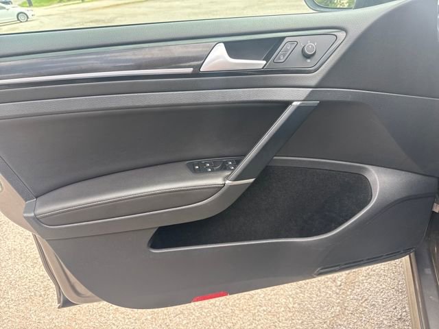 Used 2017 Volkswagen Golf R 4-Door image 11