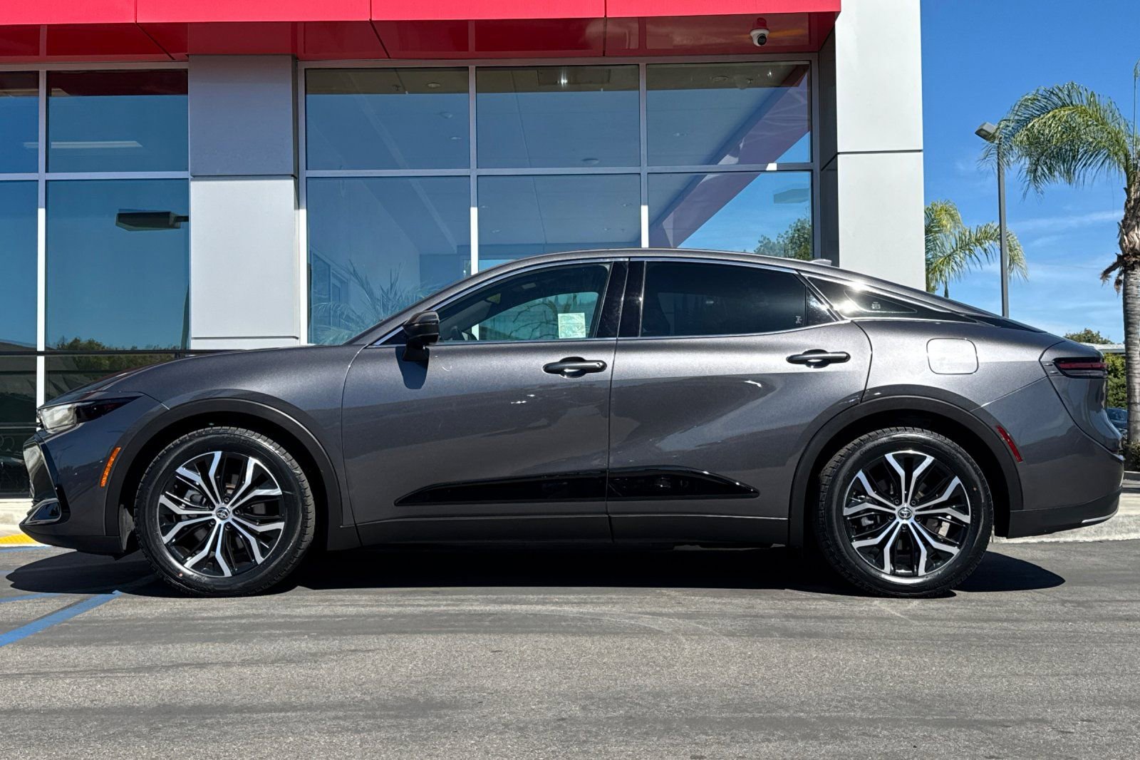 Used 2023 Toyota Crown XLE image 9