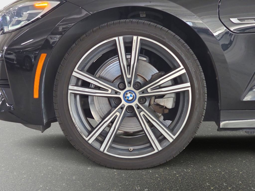 Used 2022 BMW 330e w/ Driving Assistance Package RWD image 31