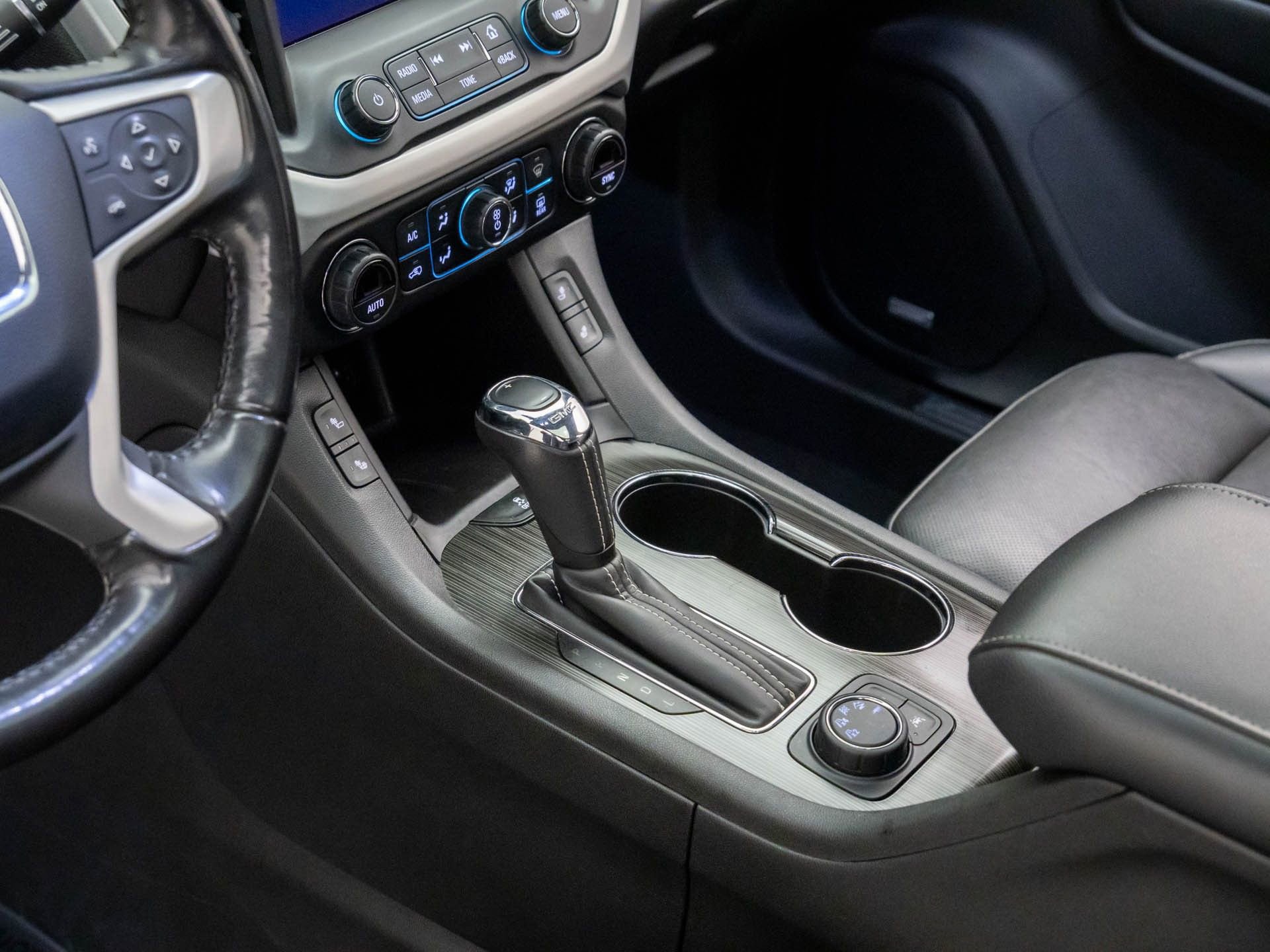 Used 2019 GMC Acadia SLT w/ LPO, Floor Liner Package image 13