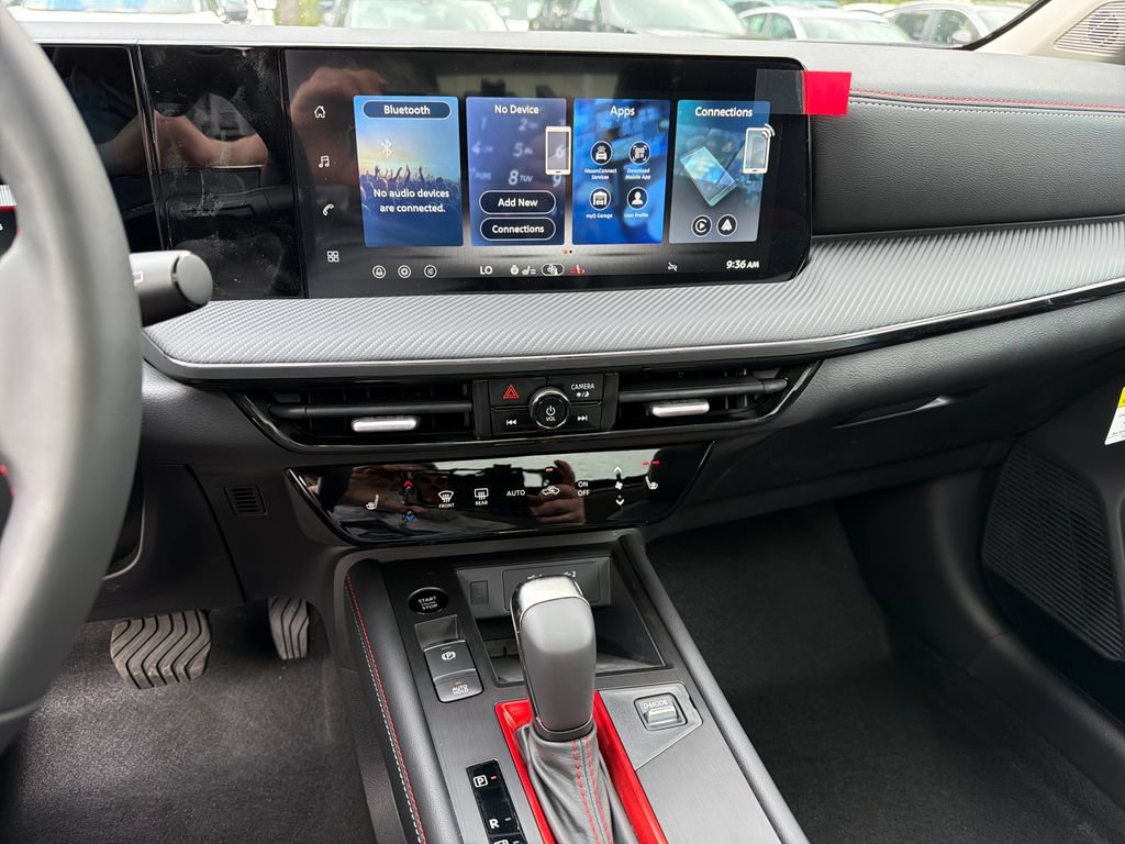 New 2026 Nissan Kicks SR w/ SR Premium Package FWD image 24