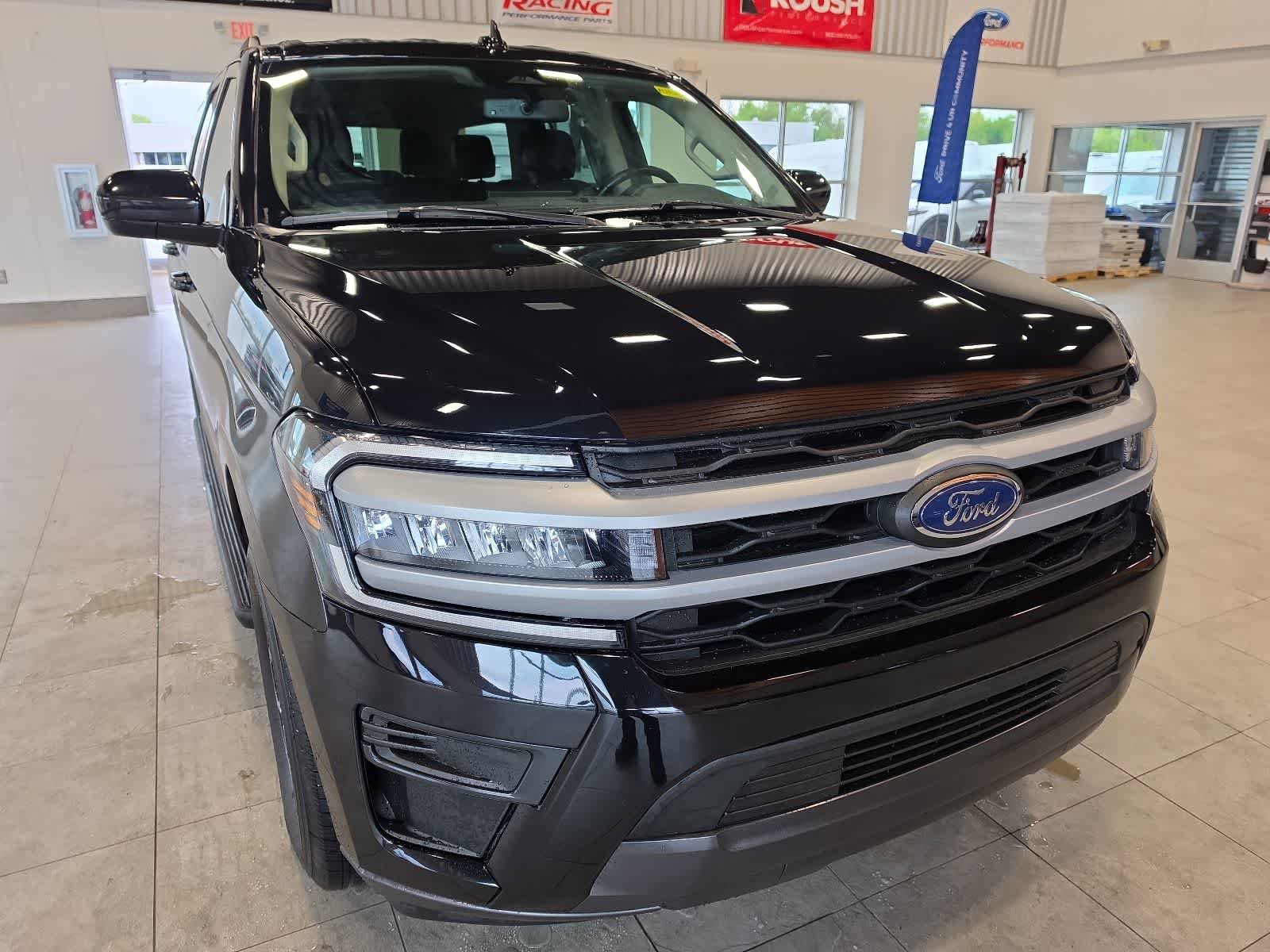 Used 2024 Ford Expedition Max XLT AWD/4WD image 4