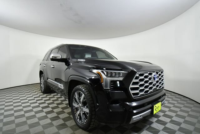 Used 2023 Toyota Sequoia Capstone image 8