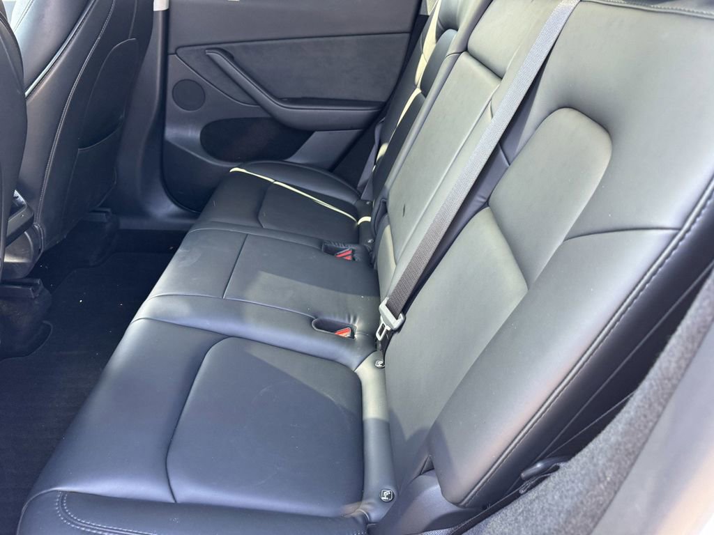 Used 2023 Tesla Model Y AWD image 12