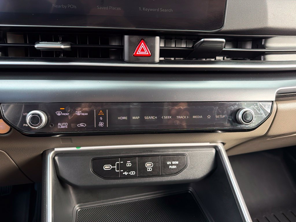 Certified 2026 Kia Carnival FWD image 12